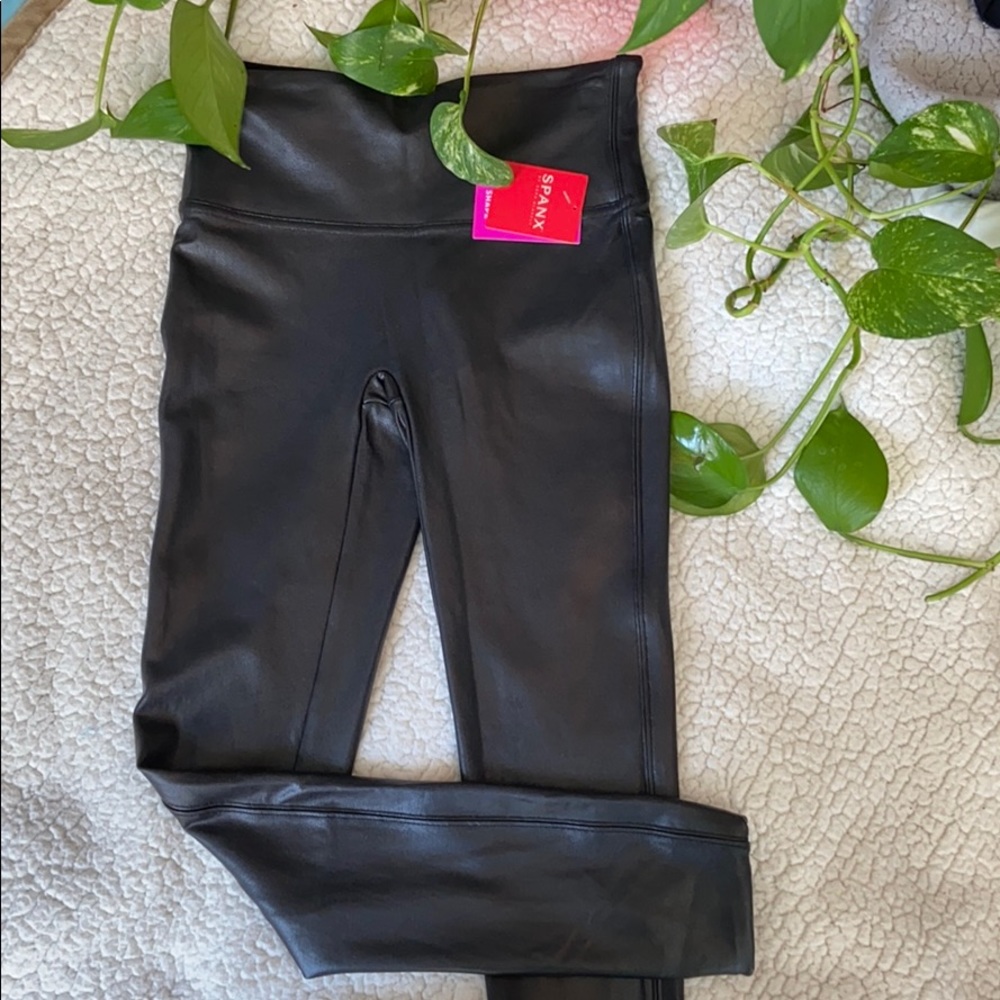 Spanx brand leggings